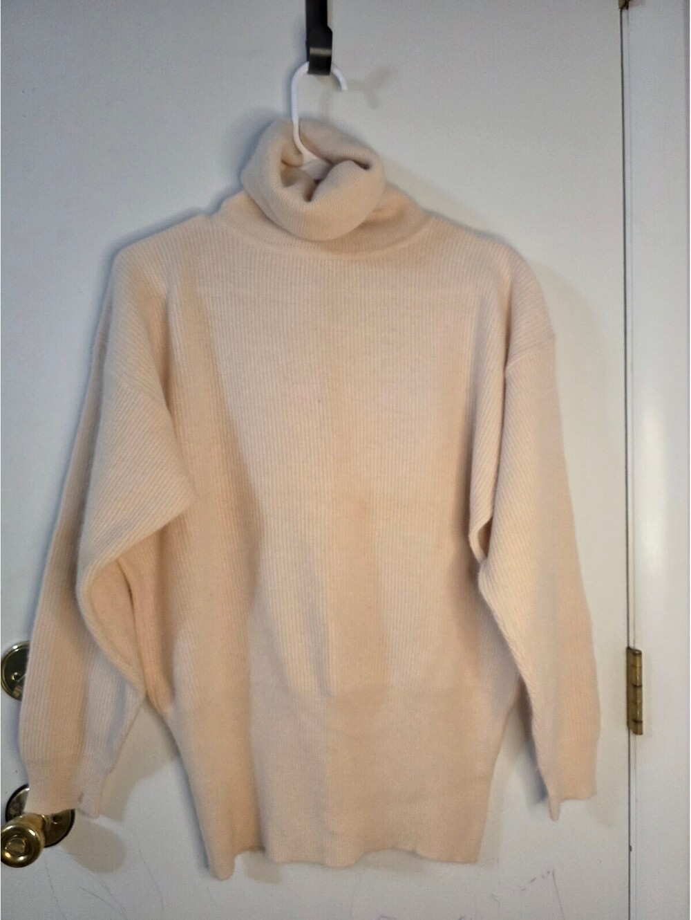 Ivory JH collectibles natural blend turtleneck sweater